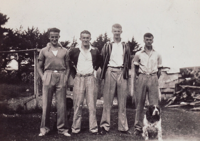 Image: Photograph [W.H. Russell and friends, Mataura]