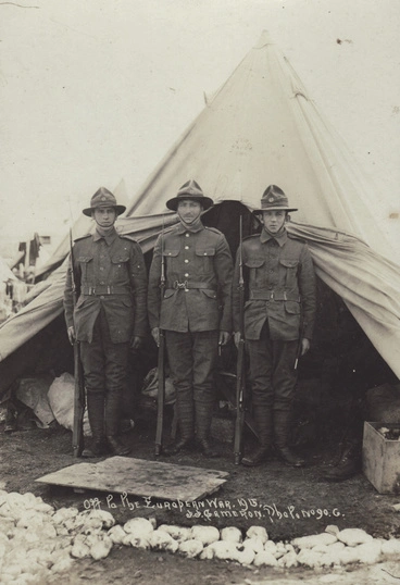 Image: Photograph [Three Unknown Soldiers]
