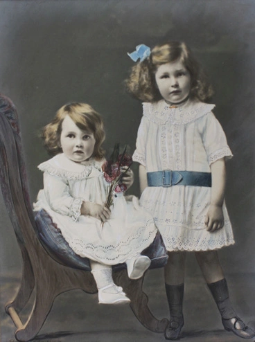 Image: Photograph [Agnes and Elizabeth Taylor]