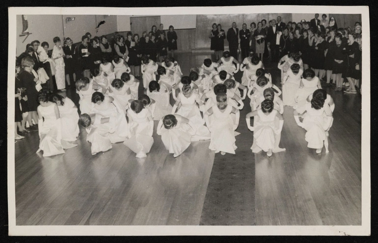 Image: Debutantes Curtsy