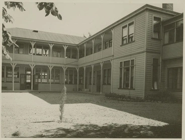 1954 Villa Maria Boarding College with Open Verandah Image: 1954 Villa Maria Boarding College with Open Verandah