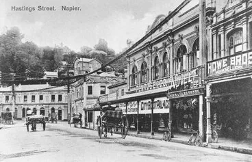 Hastings Street, Napier Image: Hastings Street, Napier