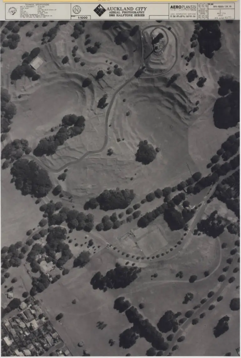 Image: Auckland 39-19 [One Tree Hill and Cornwall Park]