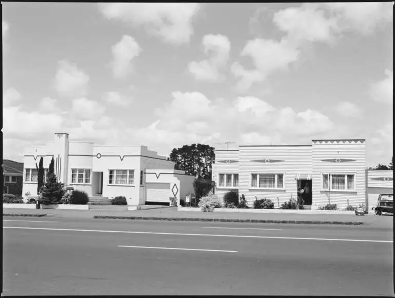 Image: Houses in Great North Road, Point Chevalier, 1989