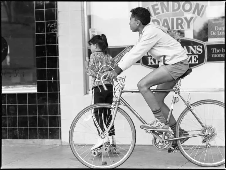 Image: Children outside the Hendon Dairy, Mount Albert, 1989