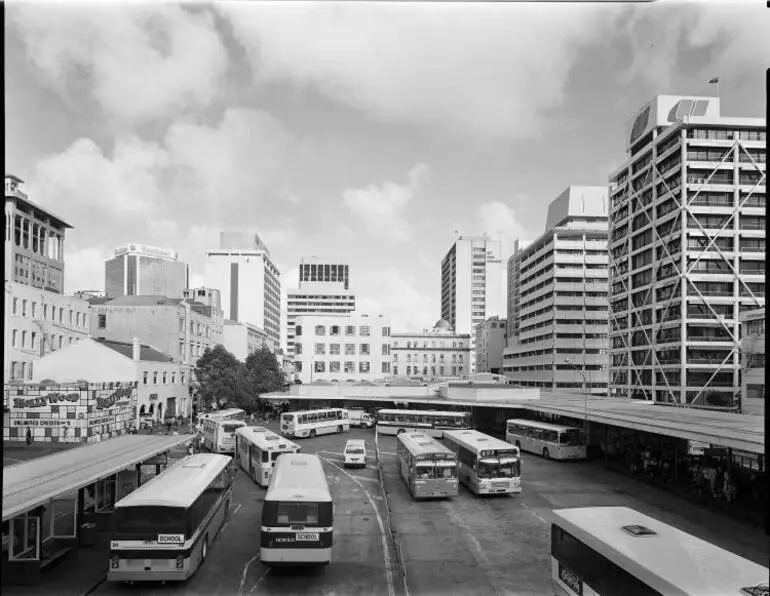 Image: Downtown Bus Terminal, Auckland Central, 1989