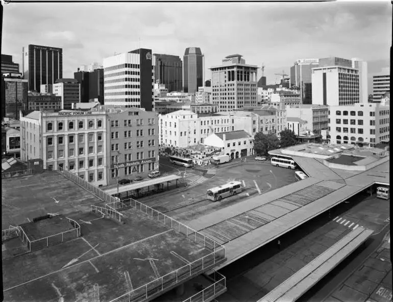 Image: Downtown Bus Terminal, Auckland Central, 1989