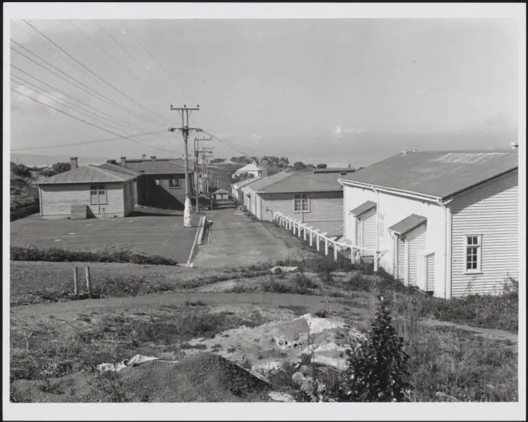 Image: Castor Bay Battery military barracks, 1944