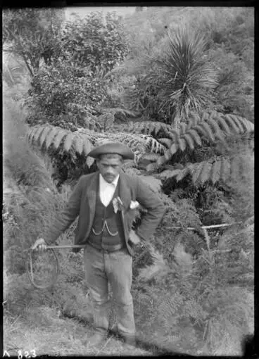 Image: Maori man at Pārengarenga, 1897