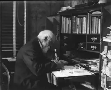 Samuel Vaile writing, Arney Road, Remuera, 1907 Image: Samuel Vaile writing, Arney Road, Remuera, 1907