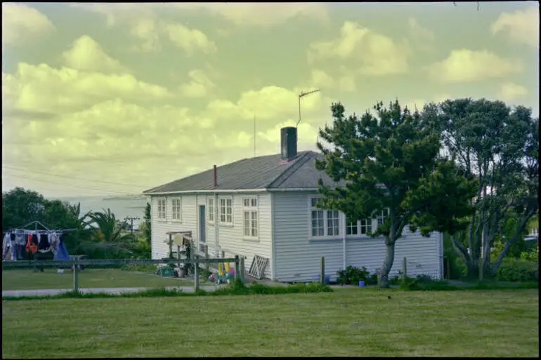 Image: House, Castor Bay