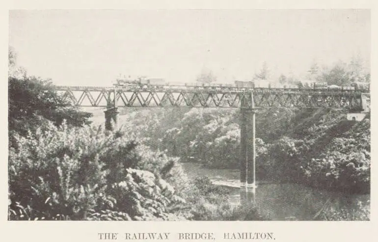 Image: The railway bridge, Hamilton