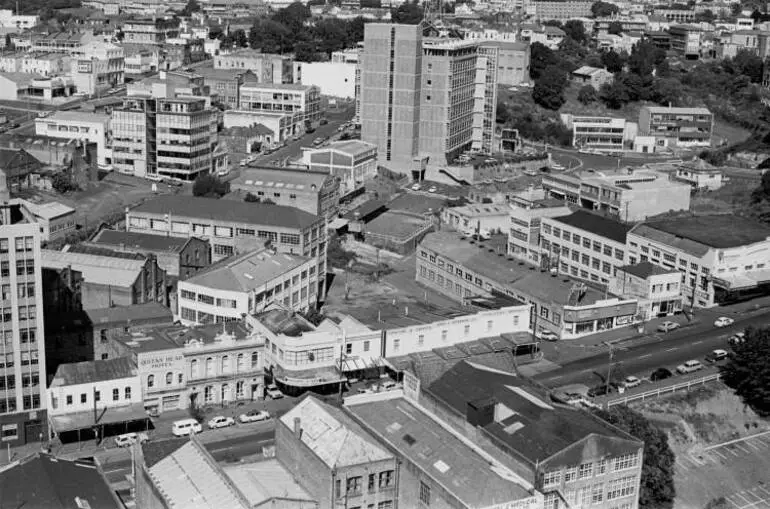 Image: Queen Street and Wakefield Street