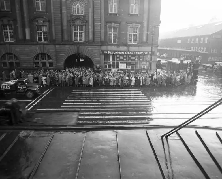 Image: Pedestrians at Quay Street crossing, Auckland Central, 1956