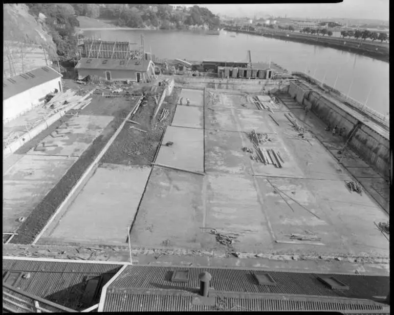 Image: Rebuilding the Parnell Baths, Judges Bay, 1954