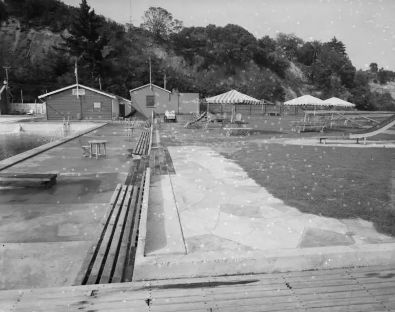Image: Parnell Baths, Judges Bay, 1954