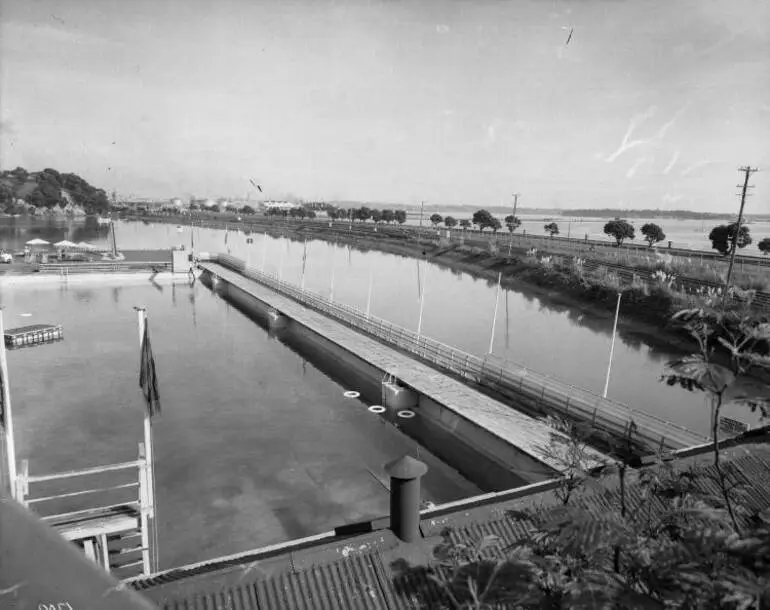 Image: Parnell Baths, Judges Bay, 1954