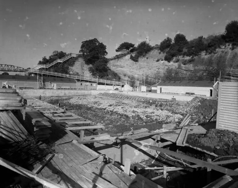 Image: Rebuilding the Parnell Baths, Judges Bay, 1954