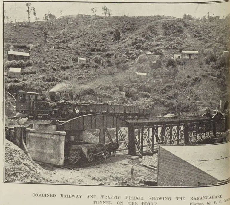 Image: Combined railway and traffic bridge, showing the Karangahake tunnel on the right