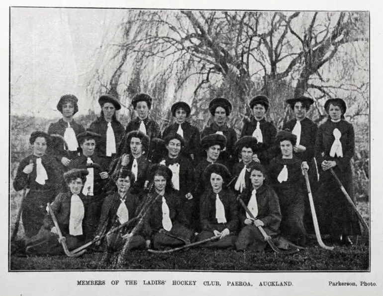 Image: MEMBERS OF THE LADIES' HOCKEY CLUB, PAEROA, AUCKLAND