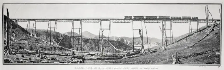 Image: MANGAWEKA VIADUCT: ONE OF THE IMPOSING VIADUCTS BETWEEN OHAKUNE AND MARTON JUNCTION