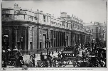HISTORIC LONDON: THE BANK OF ENGLAND, THE OLD LADY OF THREADNEEDLE STREET, WITHOUT WINDOWS OR APERTURES FOR PROTECTION FROM FIRE Image: HISTORIC LONDON: THE BANK OF ENGLAND, THE OLD LADY OF THREADNEEDLE STREET, WITHOUT WINDOWS OR APERTURES FOR PROTECTION FROM FIRE