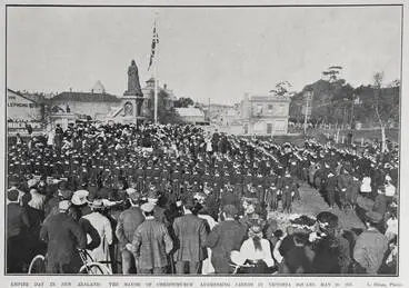 EMPIRE DAY IN NEW ZEALAND: THE MAYOR OF CHRISTCHURCH ADDRESSING CADETS IN VICTORIA SQUARE, MAY 24, 1907 Image: EMPIRE DAY IN NEW ZEALAND: THE MAYOR OF CHRISTCHURCH ADDRESSING CADETS IN VICTORIA SQUARE, MAY 24, 1907