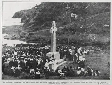 AN HISTORIC CEREMONY: HIS EXCELLENCY THE GOVERNOR. LORD PLUNKET, UNVEILING THE MARSDEN CROSS AT OIHI BAY OF ISLANDS, AUCKLAND, MARCH 12, 1907 Image: AN HISTORIC CEREMONY: HIS EXCELLENCY THE GOVERNOR. LORD PLUNKET, UNVEILING THE MARSDEN CROSS AT OIHI BAY OF ISLANDS, AUCKLAND, MARCH 12, 1907