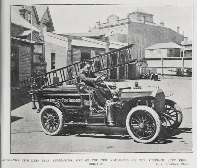 Image: Auckland City Fire Brigade's first motorised fire appliance