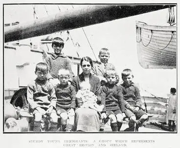 Image: Immigrants from England and Ireland arriving in Auckland on the S.S. Suffolk