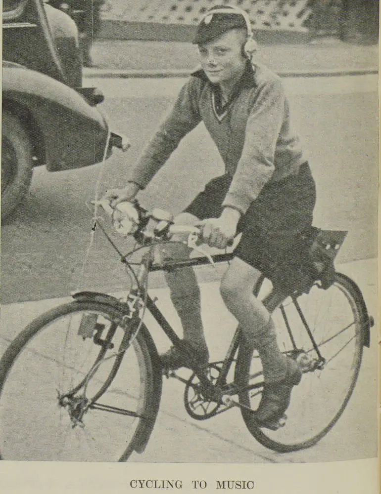 Image: Cycling to music