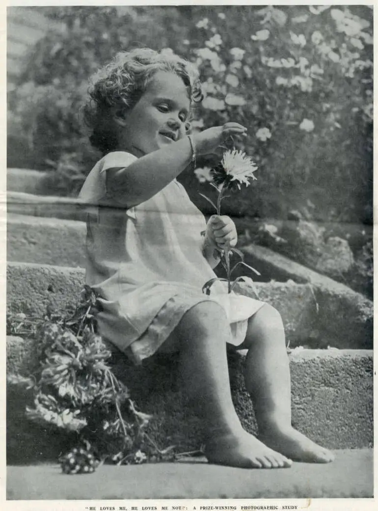 Image: 'He loves me, he loves me not': a prize-winning photographic study
