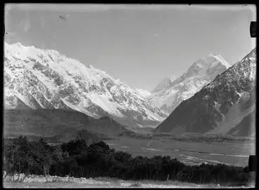 Image: Mount Cook from the Hooker Valley