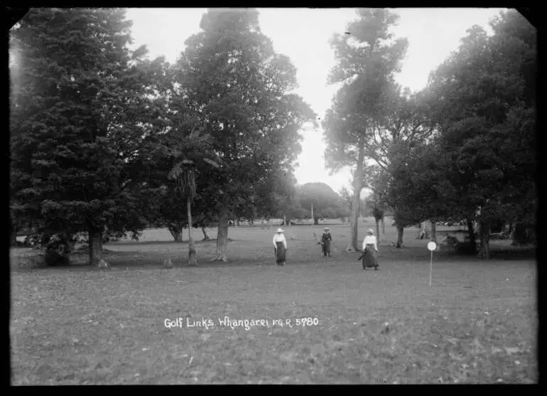 Image: Three women on the golf course, Whangarei