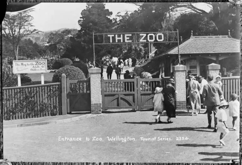 Image: Entrance to Zoo, Wellington