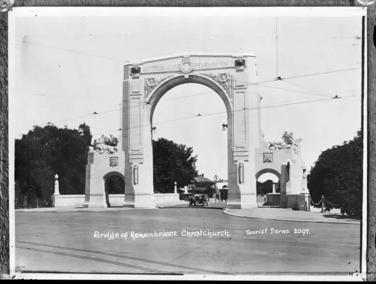 Image: Bridge of Remembrance, Christchurch