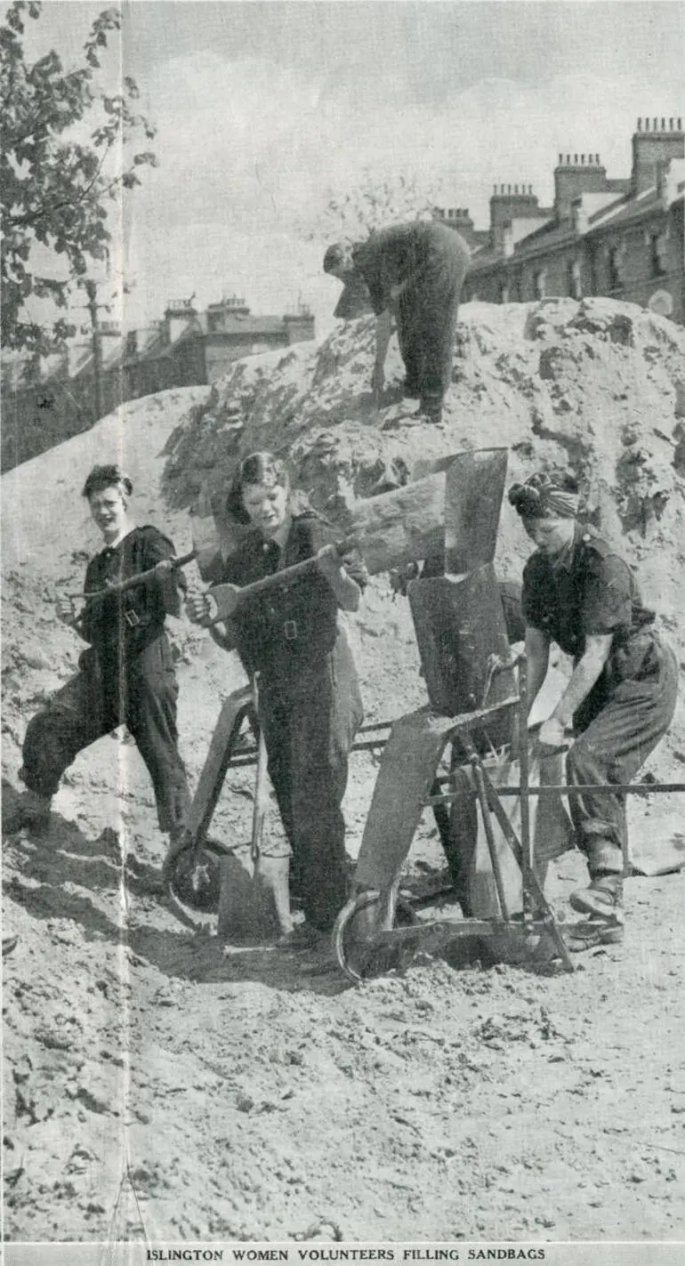 Image: Islington women volunteers filling sandbags