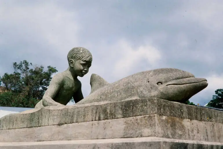 Image: Statue of Opo the dolphin, Opononi