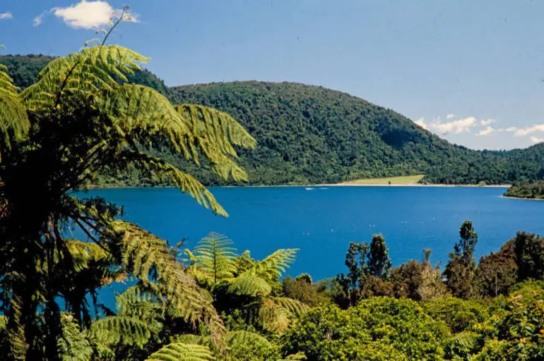 Image: Lake Tikitapu