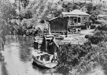 Image: Upper wharf at The Landing, Lucas Creek, Albany