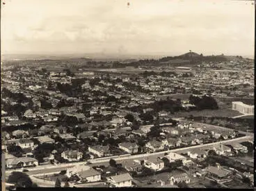 Image: One Tree Hill from Mount Eden, 1929