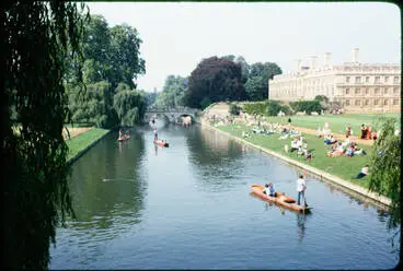 Punting, Cambridge, 1979 Image: Punting, Cambridge, 1979