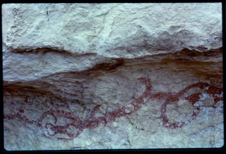 Image: Māori rock art at Takiroa, 1967