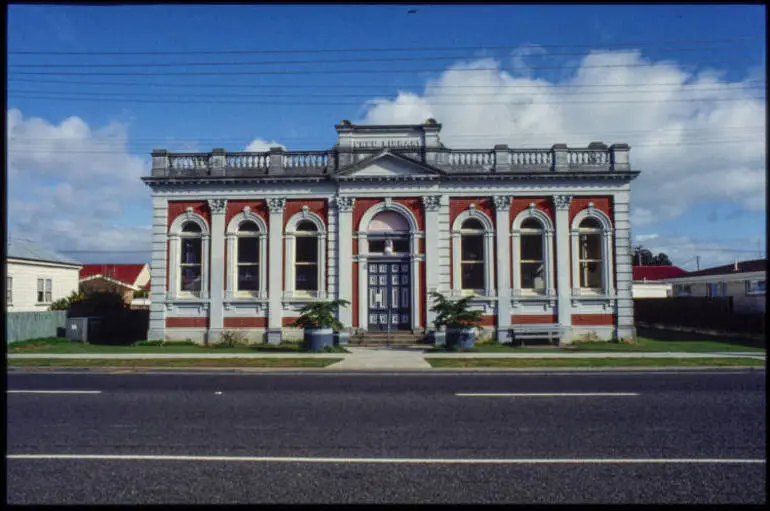 Image: Carnegie Library, Thames