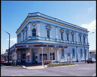 McDonald Real Estate, Inglewood, 2001 Image: McDonald Real Estate, Inglewood, 2001