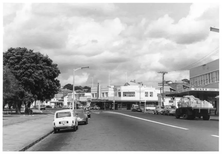 Image: Mission Bay Shops, Tāmaki Drive, 1963