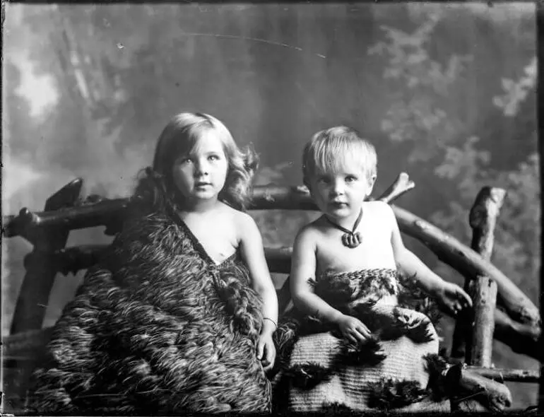 Image: Mitchelson children, 1910