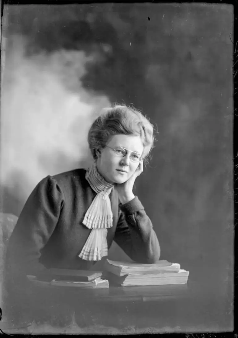 Image: Miss Garratt, 1910