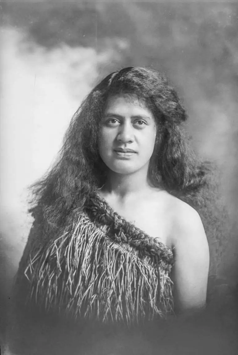 Image: Miss Muriwai, 1910