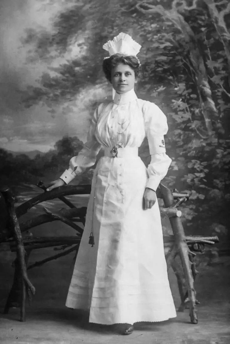 Image: Nurse Holman, 1910